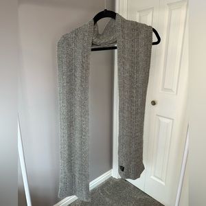 Overland Sheepskin Co. Alpaca scarf